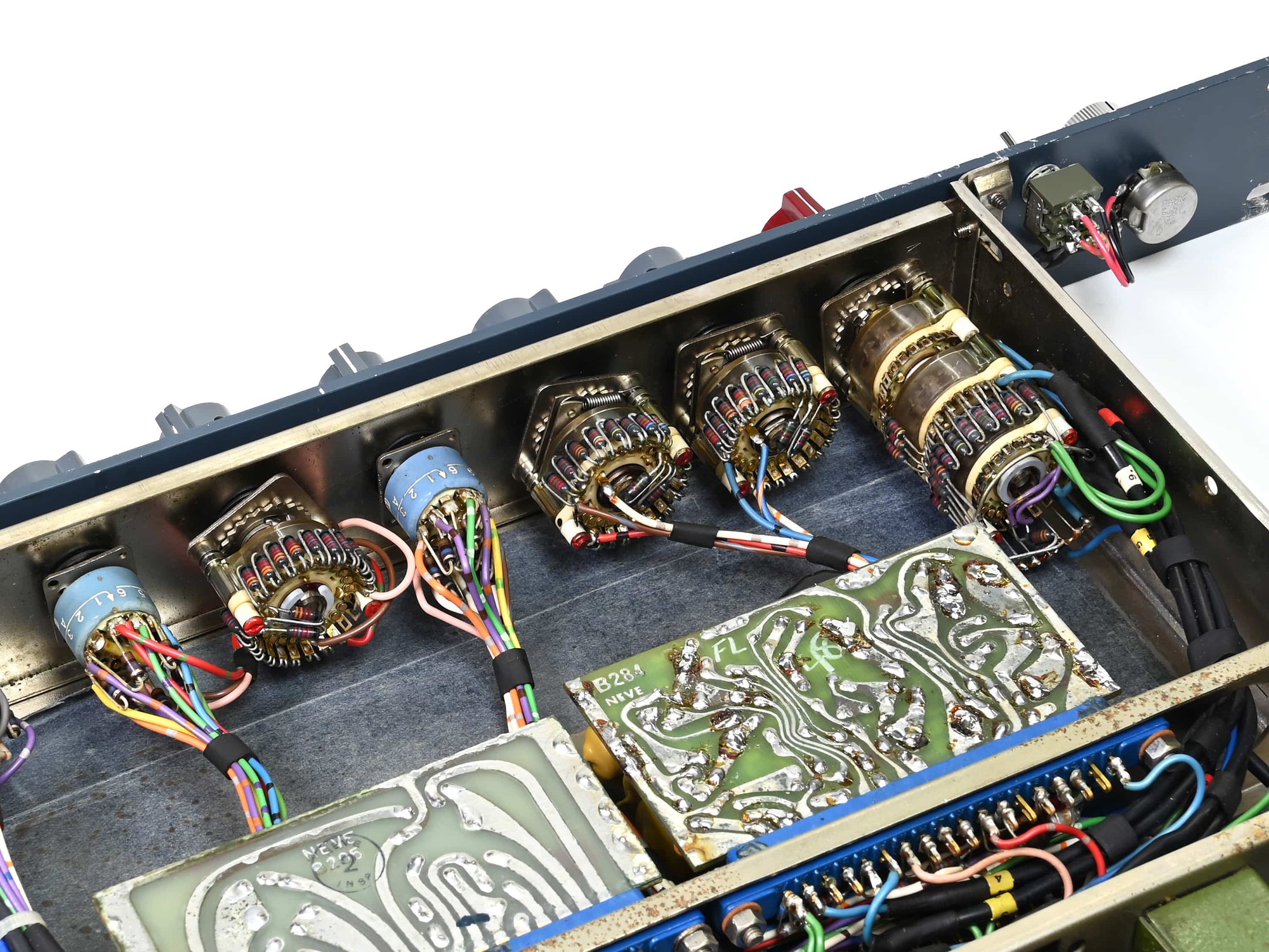 NEVE 1079 Racked Pair (Vintage)