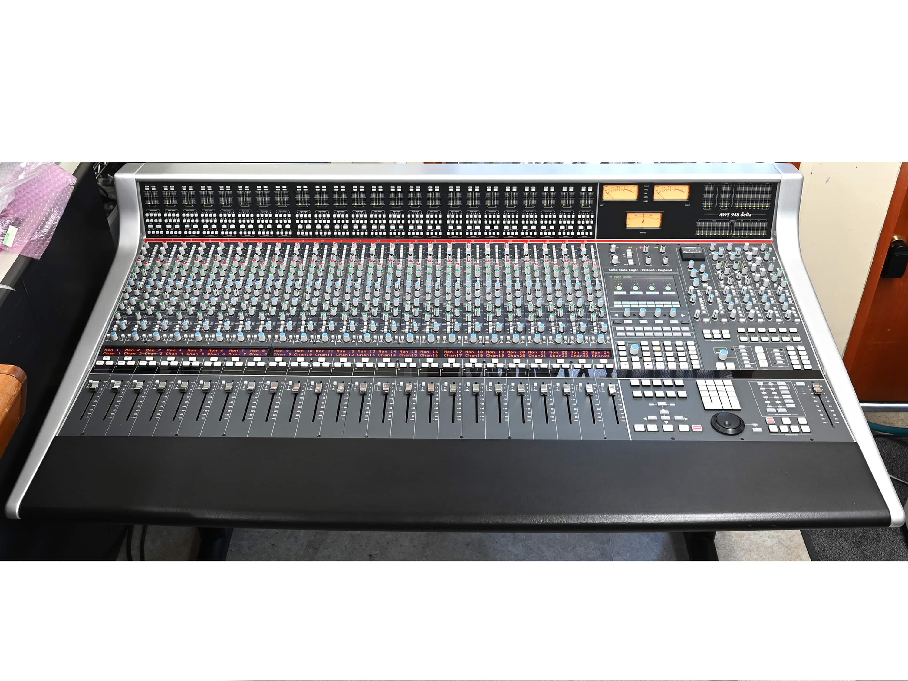 Solid State Logic AWS 948 Delta (USED) – BAKU Pro Audio
