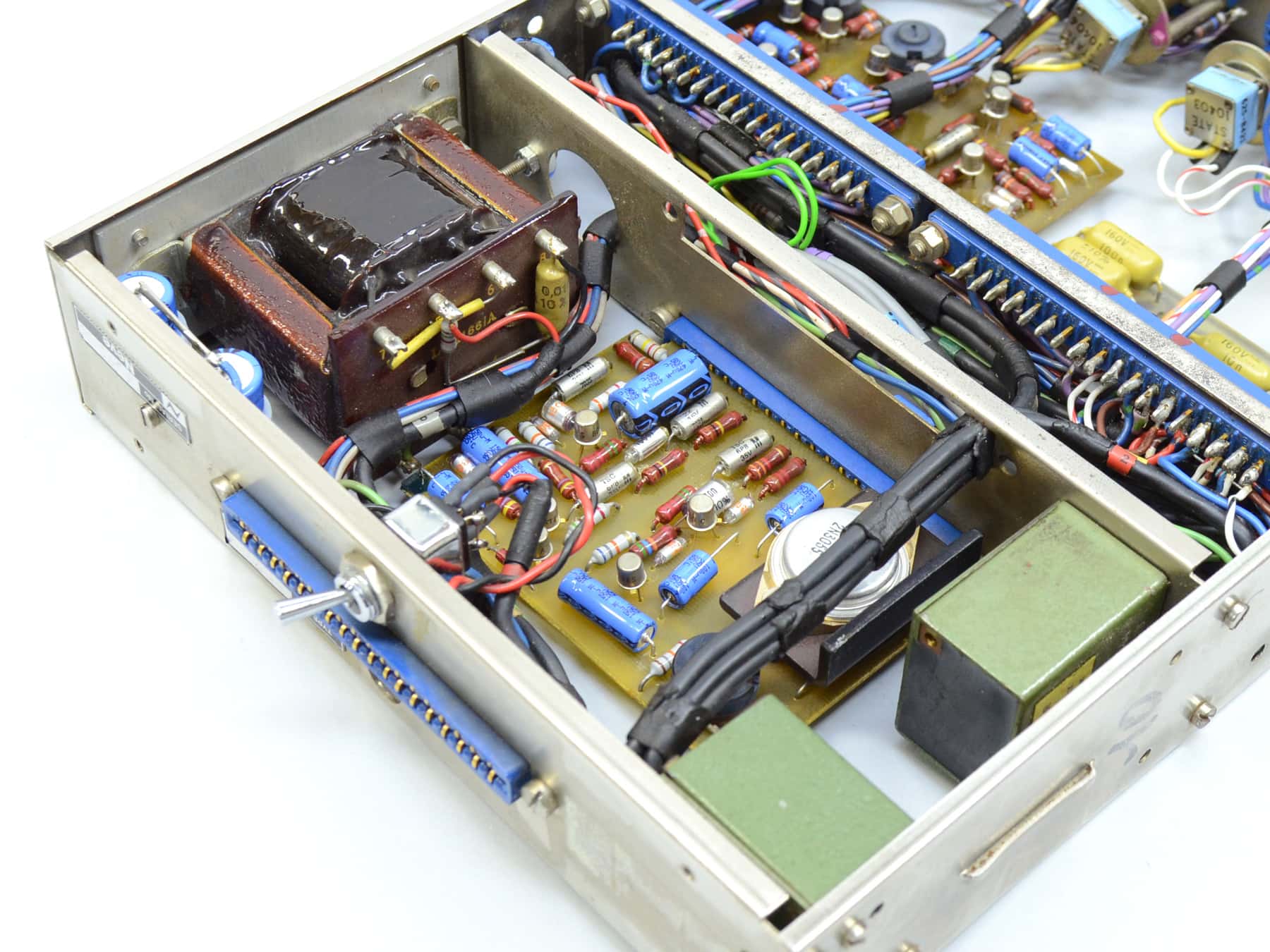 テレビ NUON NEVE 1073 (Vintage) – BAKU Pro Audio