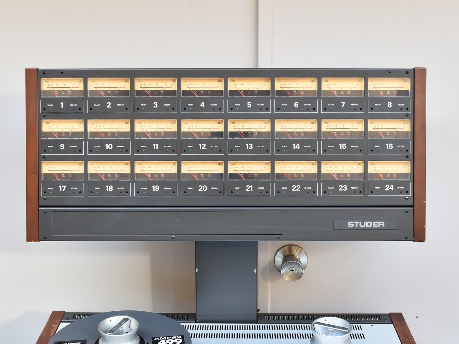 Studer A827 (Vintage) – BAKU Pro Audio
